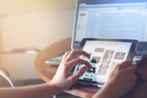 Mark Zuckerberg Unveils The Revolutionary Reelsbellengadget