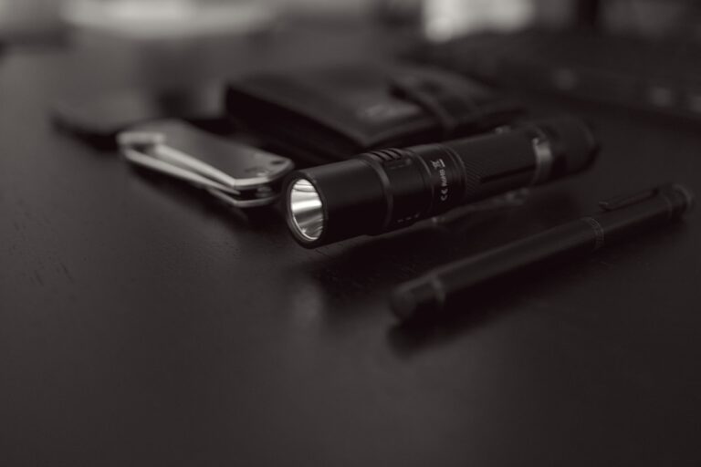 Why Use Rechargeable LED Flashlight Why Use Rechargeable LED Flashlight