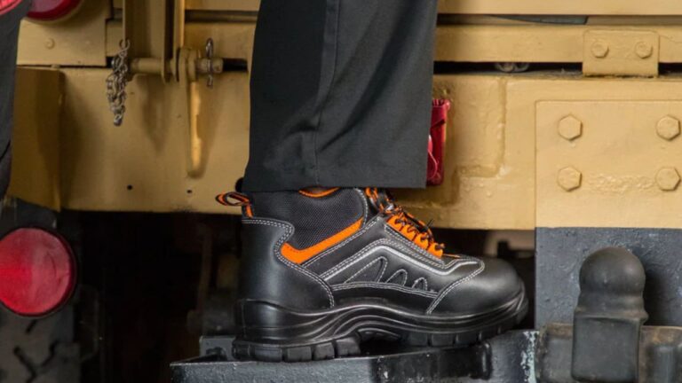 How Composite Toe Caps Provide Protection Against Electrical Hazards