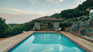 9 Tips for Choosing the Right Custom Pool Contractor