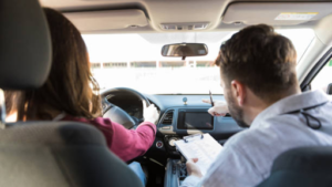 7 Tips to Find the Right Driving Instructor